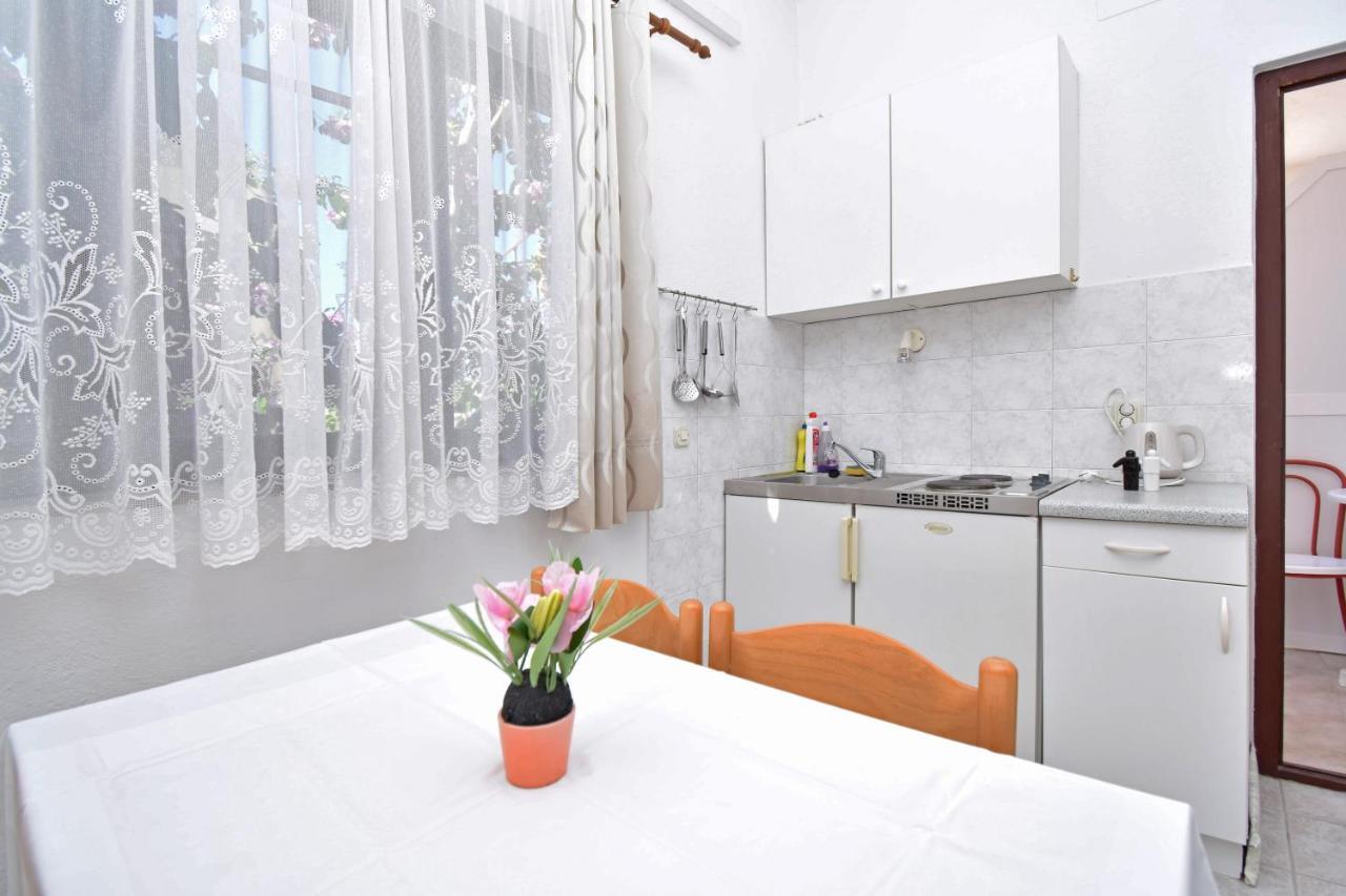 Jordan Apartments Tučepi Buitenkant foto